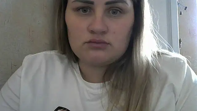 Snapshot of Honeydew-Waves chatting on 11/18/25, 11:14 Honeydew-Waves online show from 11/18/25, 11:14