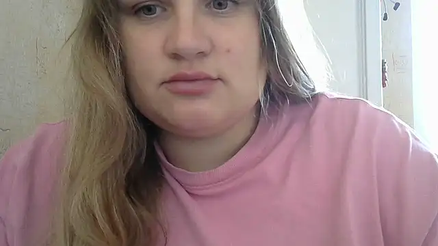 Snapshot of Honeydew-Waves chatting on 11/25/25, 08:36 Honeydew-Waves online show from 11/25/25, 08:36