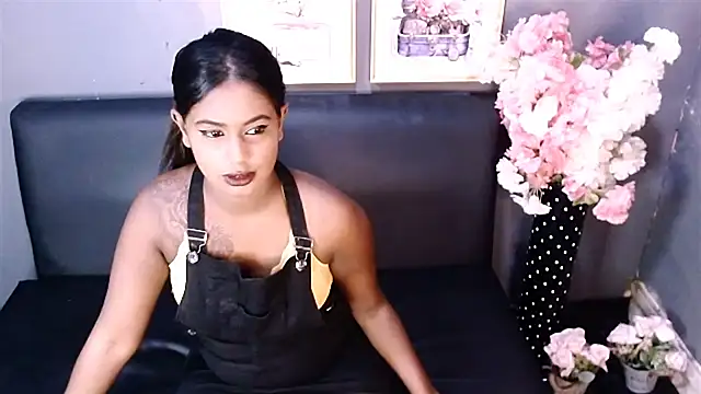 Littleindianmilf online show from 02/25/25, 07:52