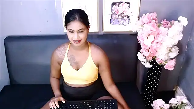 Littleindianmilf online show from 02/25/25, 11:19