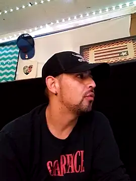 Snapshot of christphor chatting on 12/19/24, 02:13 christphor online show from 12/19/24, 02:13