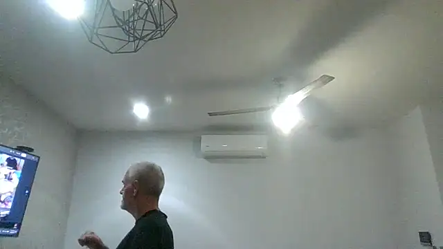 Flippyx4U online show from 02/08/26, 04:54