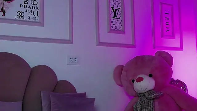 Abby  White online show from 10/12/25, 04:06