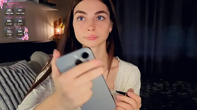 MaryJacksoon online show from 10/19/25, 07:53