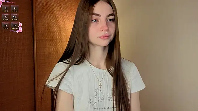 MaryJacksoon online show from 10/28/25, 07:45