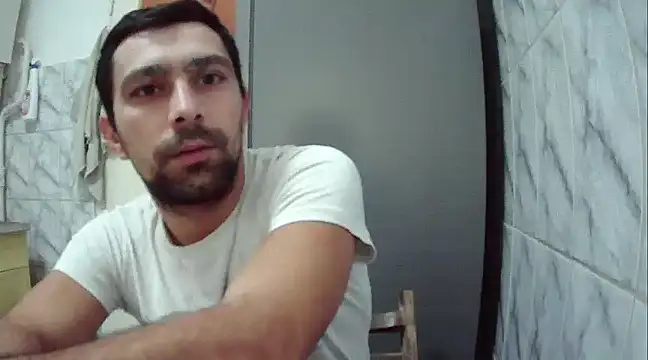 Snapshot of the_hot chatting on 12/07/24, 11:29 the hot online show from 12/07/24, 11:29