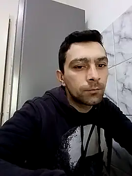 Snapshot of the_hot chatting on 12/14/24, 08:56 the hot online show from 12/14/24, 08:56