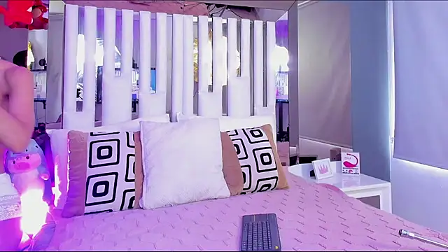 Kitty Eliffe online show from 12/20/24, 07:17