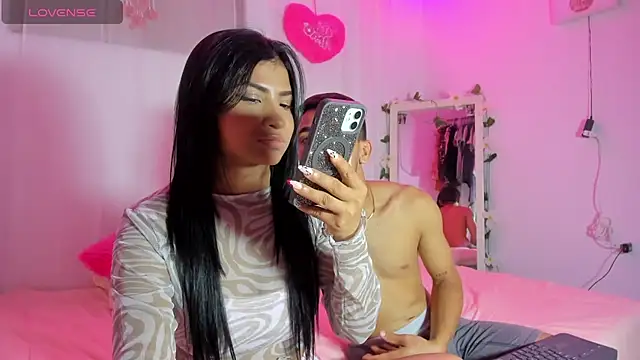 Snapshot of catalina_and_roger chatting on 02/06/25, 05:35 catalina and roger online show from 02/06/25, 05:35