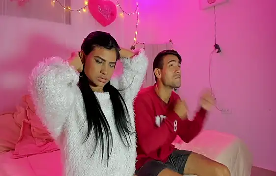 Snapshot of catalina_and_roger chatting on 02/15/25, 04:03 catalina and roger online show from 02/15/25, 04:03