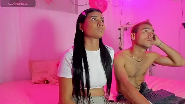 Snapshot of catalina_and_roger chatting on 03/04/25, 09:54 catalina and roger online show from 03/04/25, 09:54