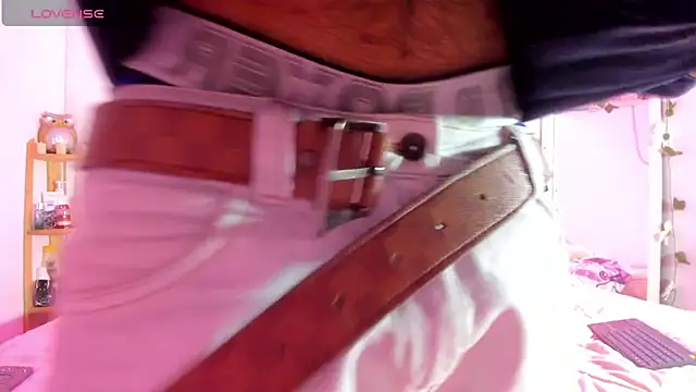 Snapshot of catalina_and_roger chatting on 03/10/25, 04:07 catalina and roger online show from 03/10/25, 04:07