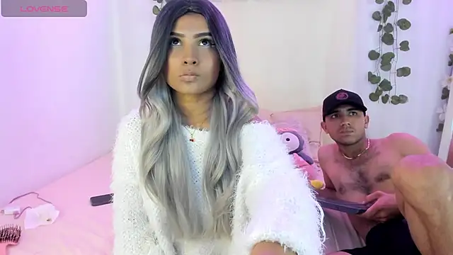 Snapshot of catalina_and_roger chatting on 10/19/25, 08:20 catalina and roger online show from 10/19/25, 08:20