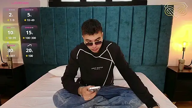 Amadeo Wild online show from 12/18/24, 05:10