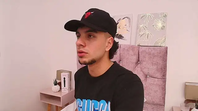 Amadeo Wild online show from 02/01/25, 07:02