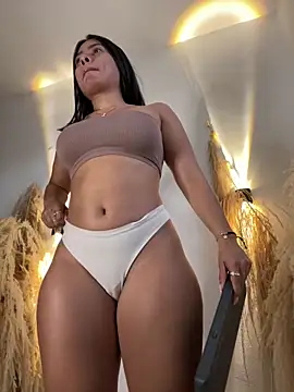 AlessaPears online show from 01/04/25, 11:06