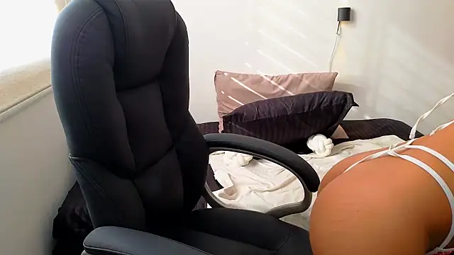 AlessaPears online show from 02/20/25, 09:20