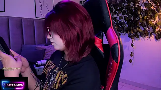 Kitty Gang online show from 11/20/25, 02:12