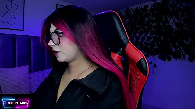 Snapshot of Kitty_Gang chatting on 02/06/26, 02:27 Kitty Gang online show from 02/06/26, 02:27