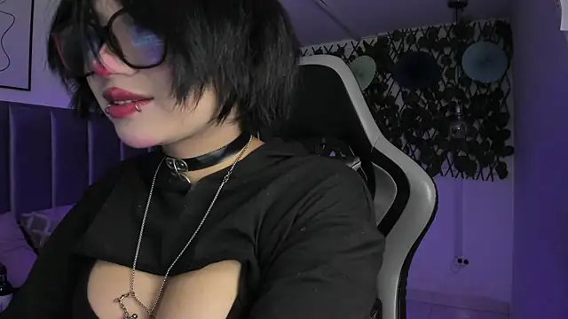 Snapshot of Kitty_Gang chatting on 06/02/26, 12:34 Kitty Gang online show from 06/02/26, 12:34