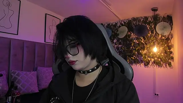 Snapshot of Kitty_Gang chatting on 06/06/26, 01:32 Kitty Gang online show from 06/06/26, 01:32