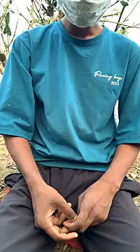 Snapshot of ShroveRising chatting on 01/23/25, 10:43 ShroveRising online show from 01/23/25, 10:43