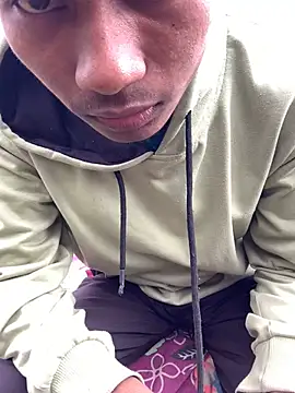 Snapshot of ShroveRising chatting on 03/05/25, 07:16 ShroveRising online show from 03/05/25, 07:16