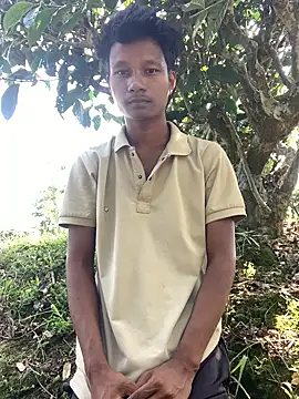 Snapshot of ShroveRising chatting on 10/26/25, 06:19 ShroveRising online show from 10/26/25, 06:19