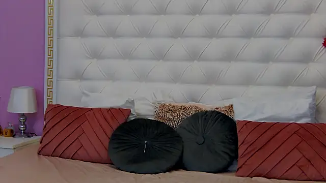 Snapshot of Lenna_Paul chatting on 02/13/25, 11:06 Lenna Paul online show from 02/13/25, 11:06