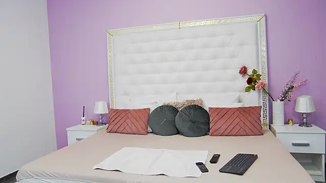 Snapshot of Lenna_Paul chatting on 02/28/25, 04:32 Lenna Paul online show from 02/28/25, 04:32