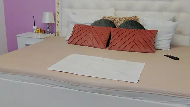 Snapshot of Lenna_Paul chatting on 03/10/25, 11:42 Lenna Paul online show from 03/10/25, 11:42