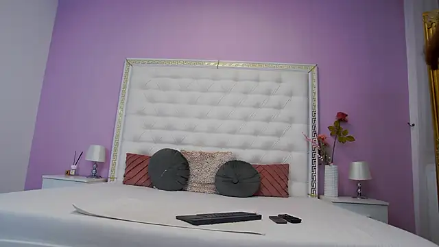 Snapshot of Lenna_Paul chatting on 11/06/25, 05:08 Lenna Paul online show from 11/06/25, 05:08