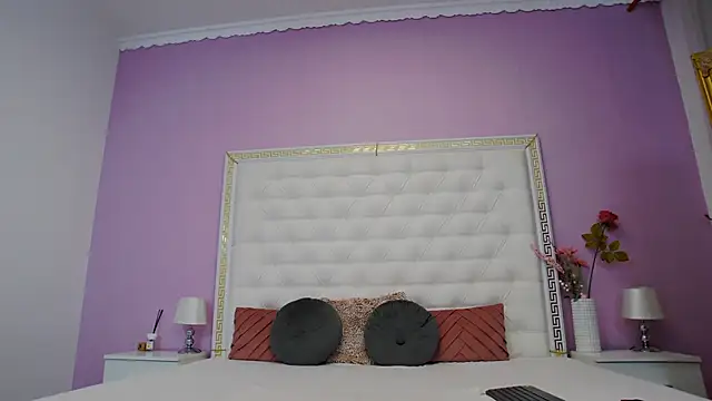 Snapshot of Lenna_Paul chatting on 11/19/25, 04:56 Lenna Paul online show from 11/19/25, 04:56