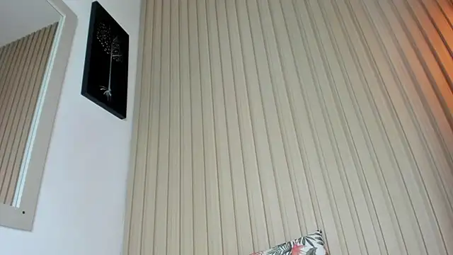 Snapshot of emma_collson chatting on 02/19/25, 08:33 emma collson online show from 02/19/25, 08:33