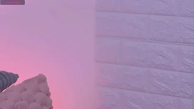 Snapshot of Ariel__Blossom chatting on 10/17/25, 05:32 Ariel Blossom online show from 10/17/25, 05:32