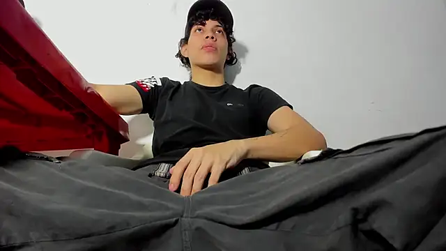 Snapshot of lax777_ chatting on 09/26/25, 11:36 lax777 online show from 09/26/25, 11:36