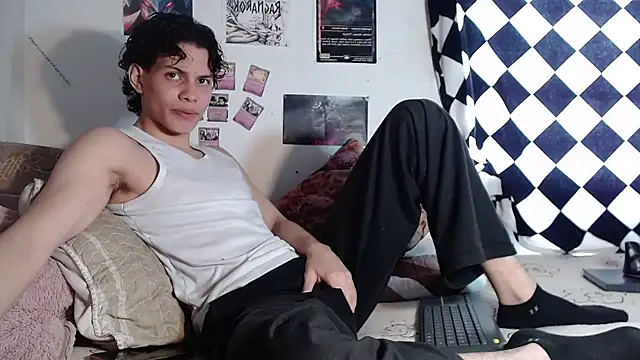 lax777  online show from 02/15/26, 04:03