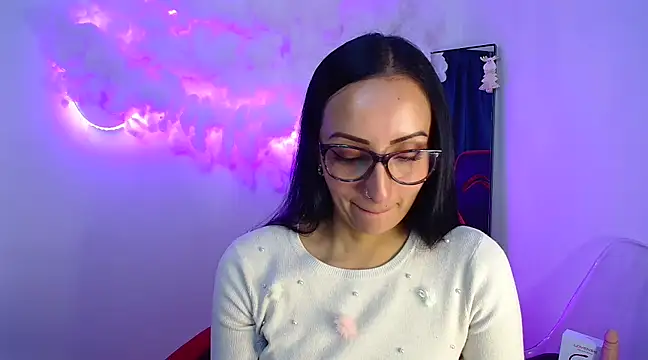 Snapshot of yaralyminjo2 chatting on 12/23/24, 02:17 yaralyminjo2 online show from 12/23/24, 02:17