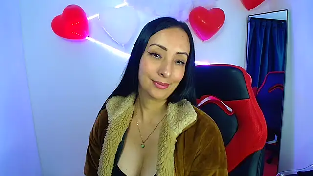 Snapshot of yaralyminjo2 chatting on 02/18/25, 01:33 yaralyminjo2 online show from 02/18/25, 01:33