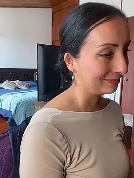 Snapshot of yaralyminjo2 chatting on 03/13/25, 05:39 yaralyminjo2 online show from 03/13/25, 05:39