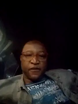 Snapshot of surger chatting on 12/18/25, 06:03 surger online show from 12/18/25, 06:03