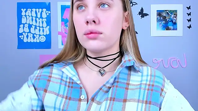 Snapshot of MiaMilas chatting on 12/19/24, 04:23 MiaMilas online show from 12/19/24, 04:23