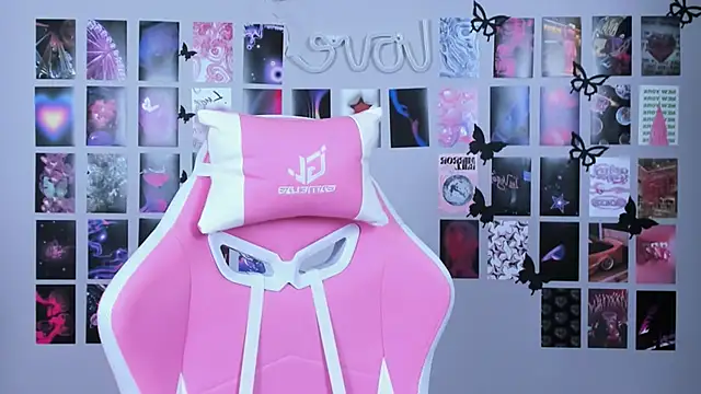 MiaMilas online show from 02/12/25, 04:54