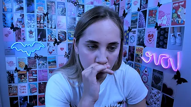 Snapshot of MiaMilas chatting on 09/10/25, 07:47 MiaMilas online show from 09/10/25, 07:47