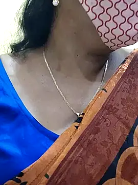 mallu-sumi online show from 03/05/25, 02:23