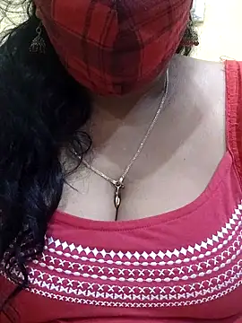 mallu-sumi online show from 03/07/25, 11:38