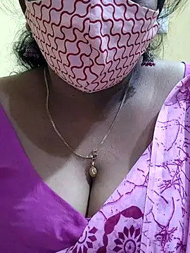 mallu-sumi online show from 03/09/25, 12:42