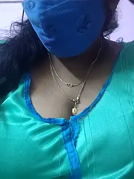 mallu-sumi online show from 10/27/25, 05:00