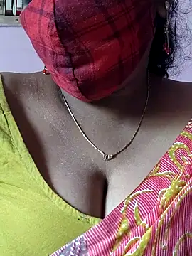 mallu-sumi online show from 11/08/25, 05:18