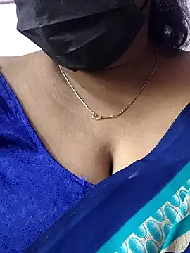 mallu-sumi online show from 11/29/25, 05:43